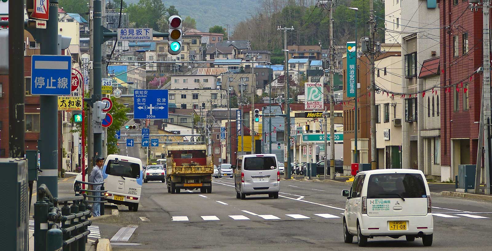 carretera de ciudad pequeña de Japón